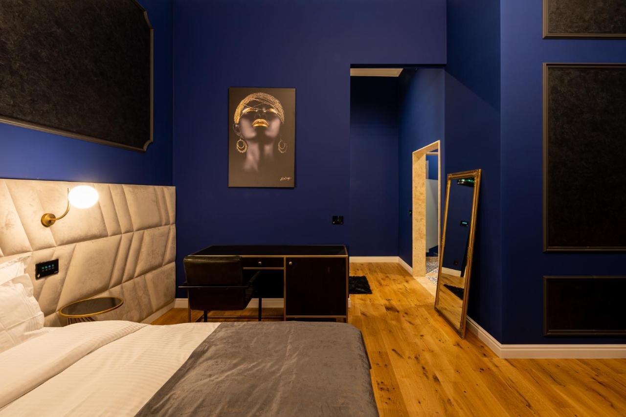 Boutique Hotel Cocosul De Aur Târgu-Mureş Exteriör bild