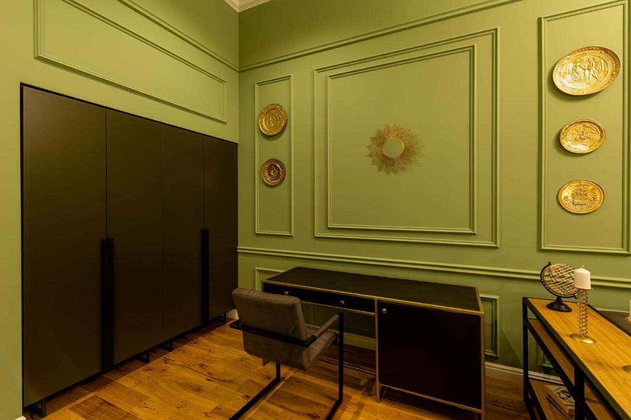 Boutique Hotel Cocosul De Aur Târgu-Mureş Exteriör bild
