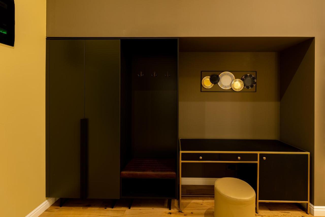 Boutique Hotel Cocosul De Aur Târgu-Mureş Exteriör bild