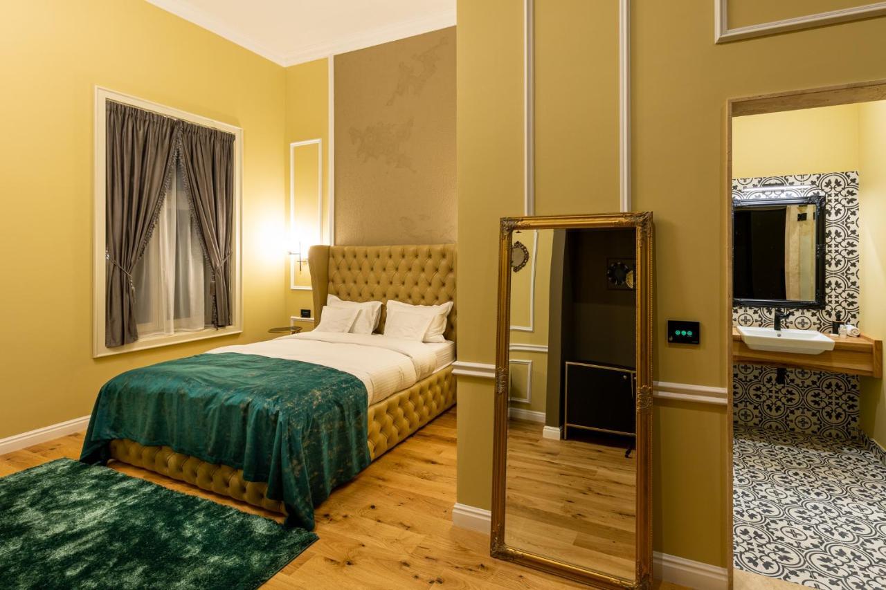 Boutique Hotel Cocosul De Aur Târgu-Mureş Exteriör bild