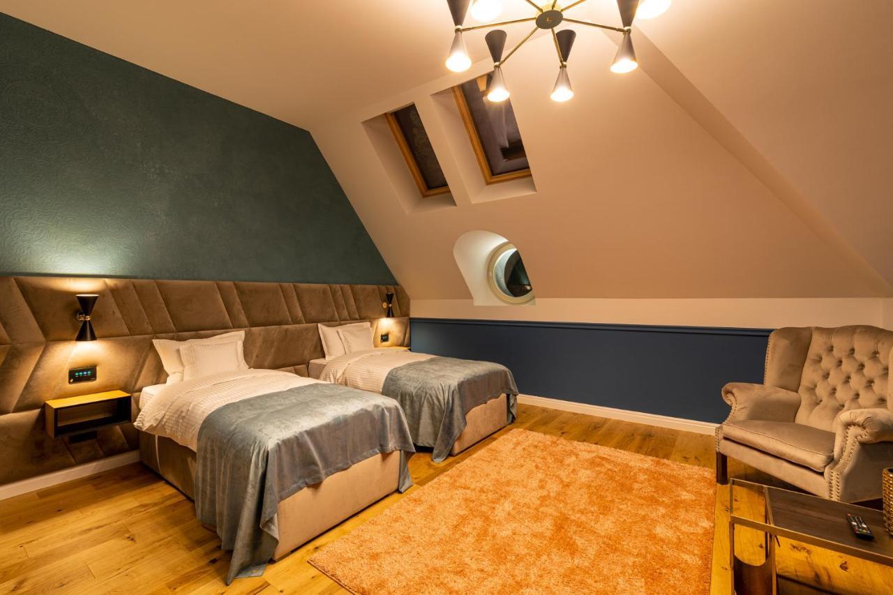 Boutique Hotel Cocosul De Aur Târgu-Mureş Exteriör bild