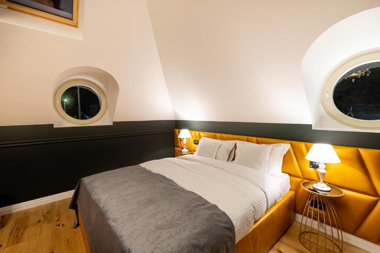 Boutique Hotel Cocosul De Aur Târgu-Mureş Exteriör bild