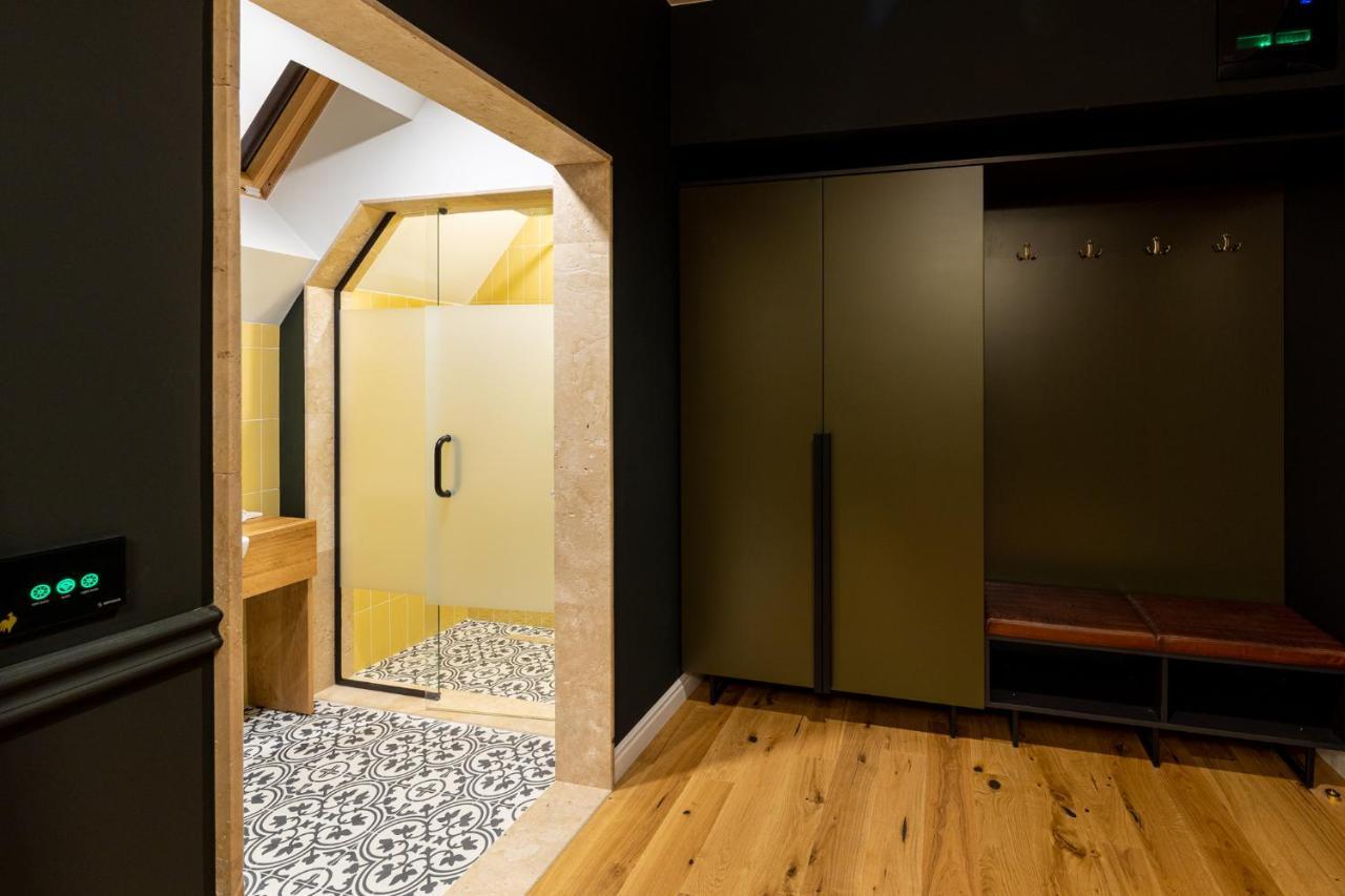 Boutique Hotel Cocosul De Aur Târgu-Mureş Exteriör bild