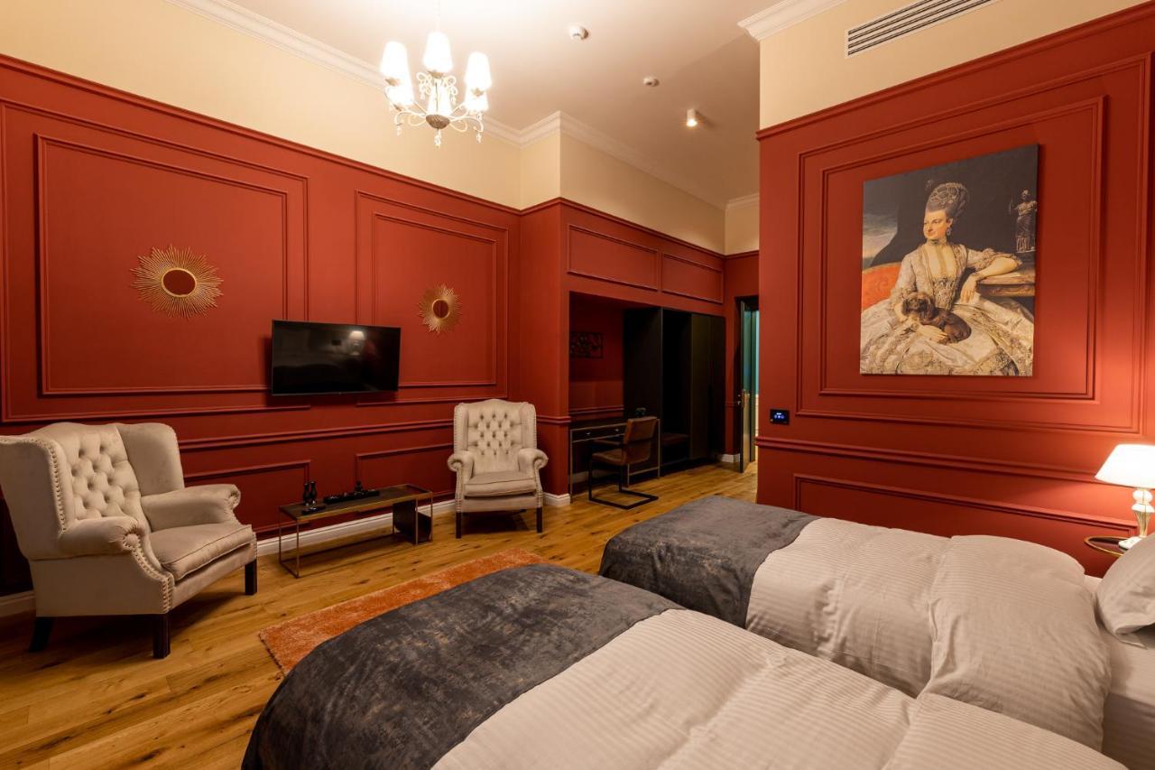 Boutique Hotel Cocosul De Aur Târgu-Mureş Exteriör bild