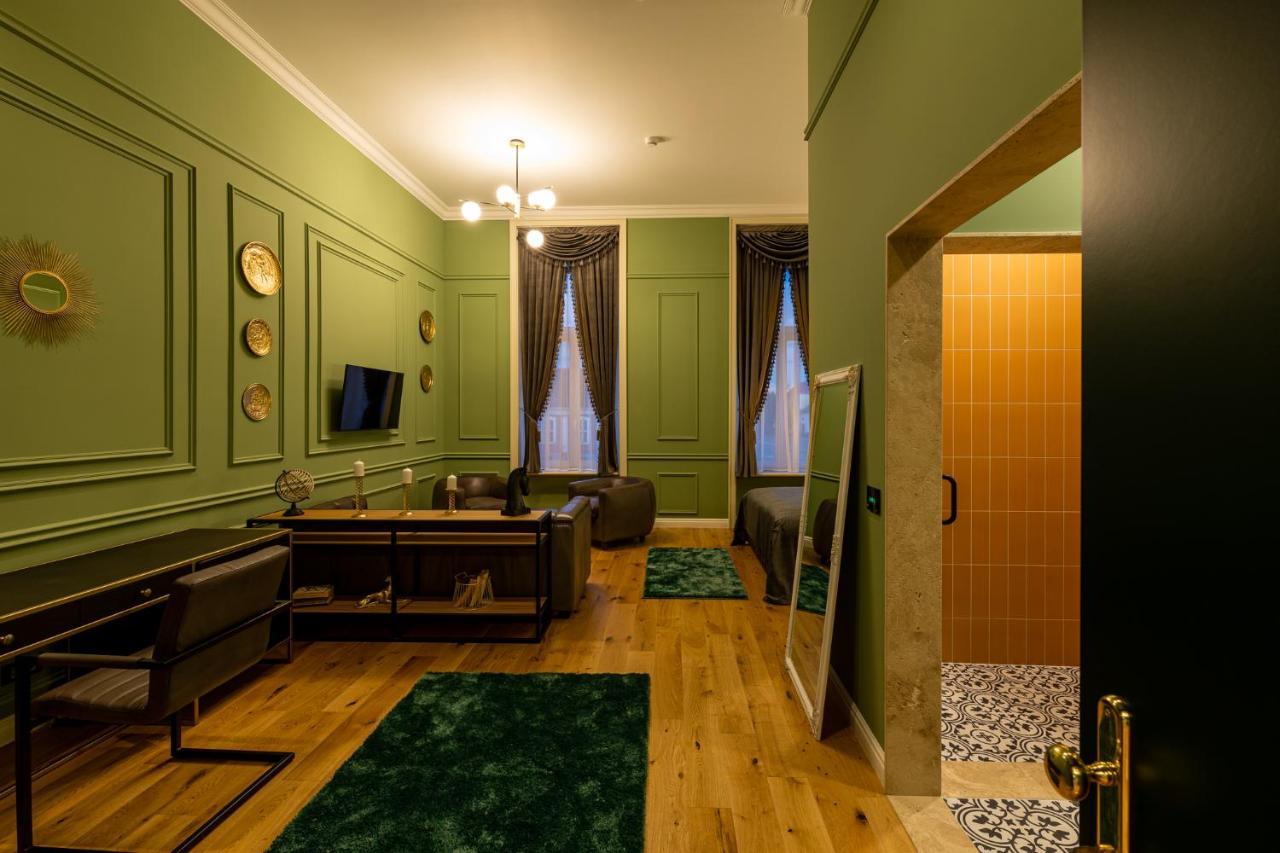 Boutique Hotel Cocosul De Aur Târgu-Mureş Exteriör bild