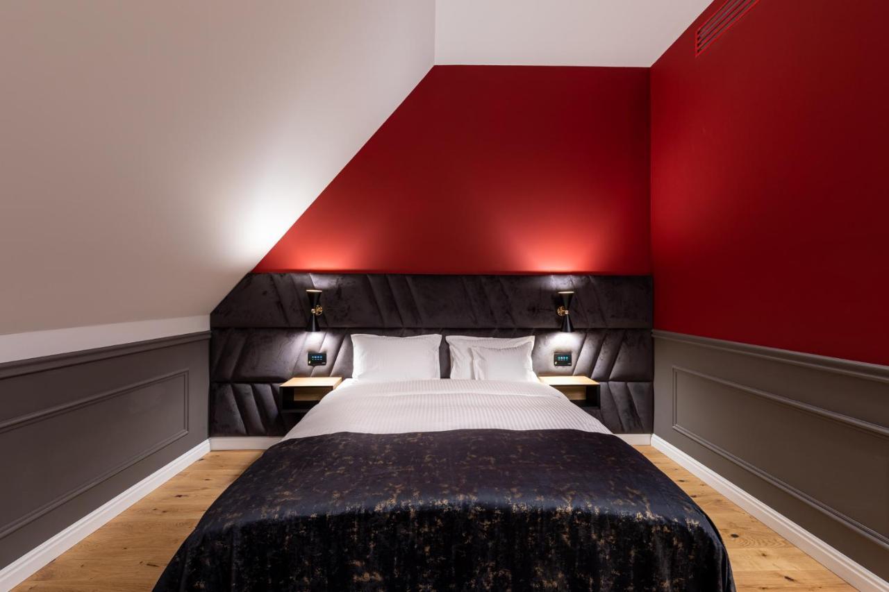 Boutique Hotel Cocosul De Aur Târgu-Mureş Exteriör bild