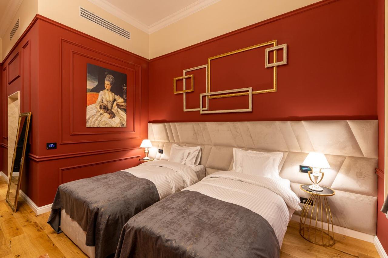 Boutique Hotel Cocosul De Aur Târgu-Mureş Exteriör bild