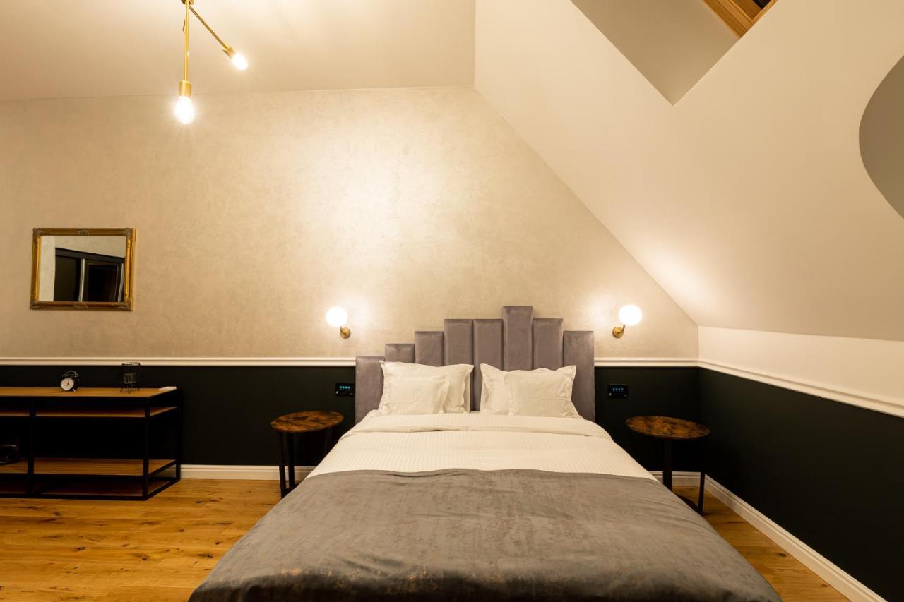 Boutique Hotel Cocosul De Aur Târgu-Mureş Exteriör bild