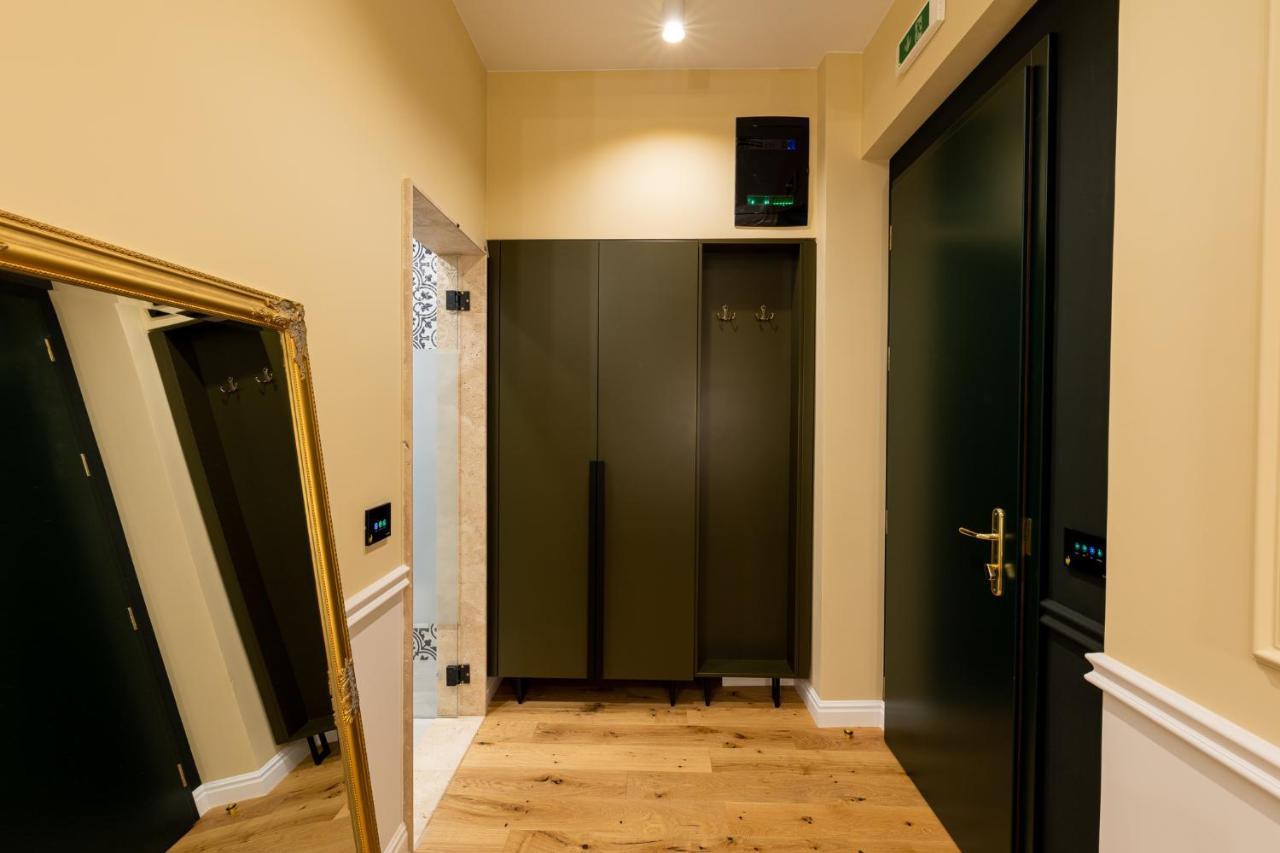 Boutique Hotel Cocosul De Aur Târgu-Mureş Exteriör bild