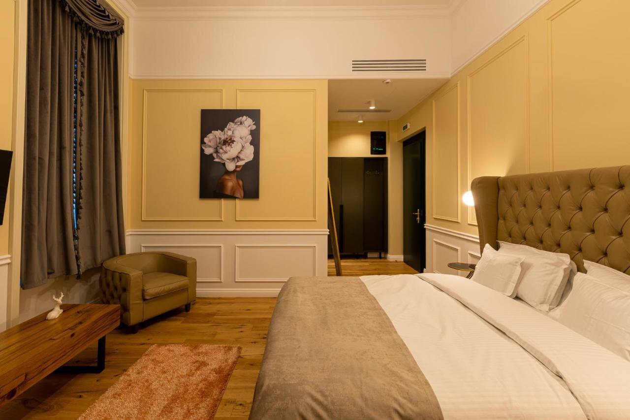 Boutique Hotel Cocosul De Aur Târgu-Mureş Exteriör bild