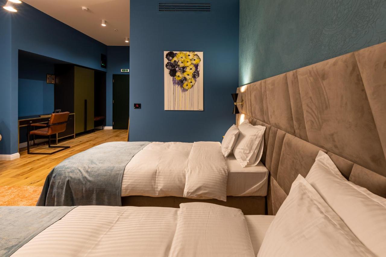 Boutique Hotel Cocosul De Aur Târgu-Mureş Exteriör bild