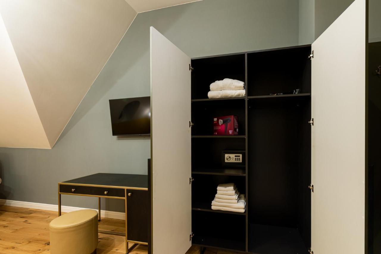 Boutique Hotel Cocosul De Aur Târgu-Mureş Exteriör bild