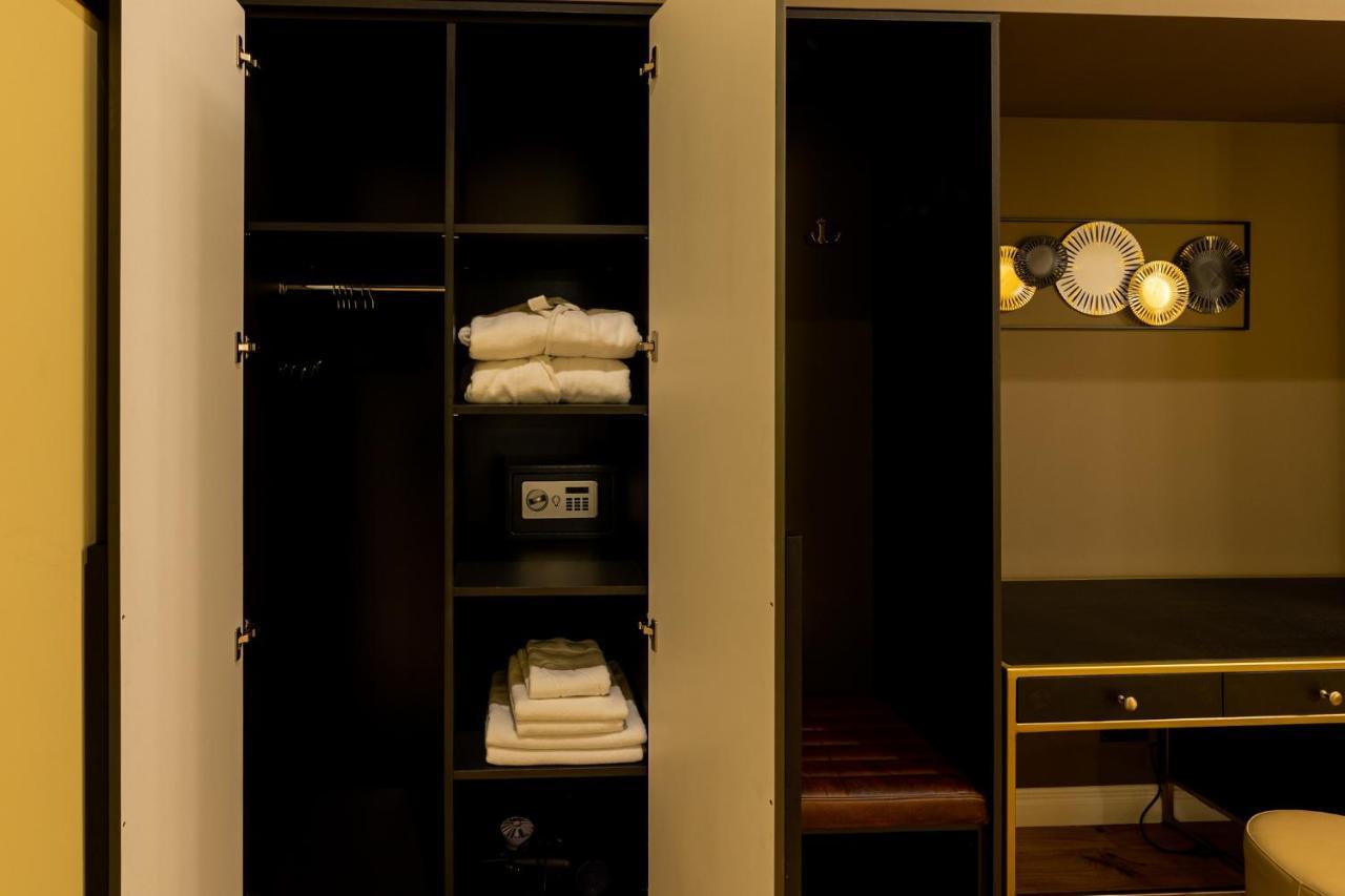 Boutique Hotel Cocosul De Aur Târgu-Mureş Exteriör bild