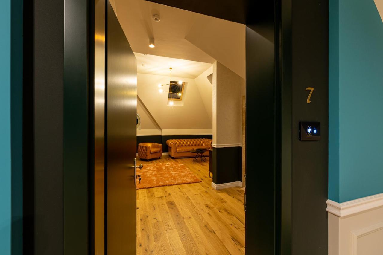 Boutique Hotel Cocosul De Aur Târgu-Mureş Exteriör bild