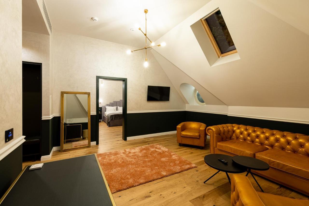 Boutique Hotel Cocosul De Aur Târgu-Mureş Exteriör bild