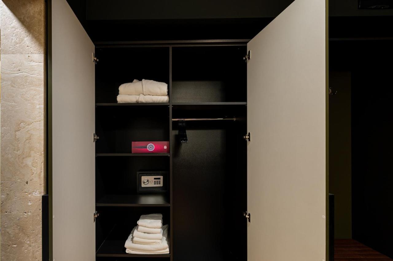Boutique Hotel Cocosul De Aur Târgu-Mureş Exteriör bild